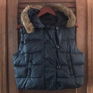 GAP Black DownPuffer Best with Fur Hood